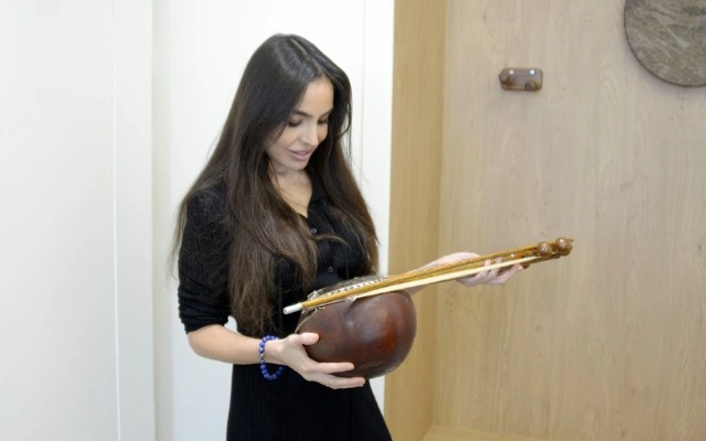 Leyla Əliyeva “Azərbaycan otağı” ilə tanış oldu - FOTOLAR