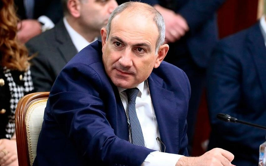 Paşinyan rəqibinə: Pulları ilə güclüdür