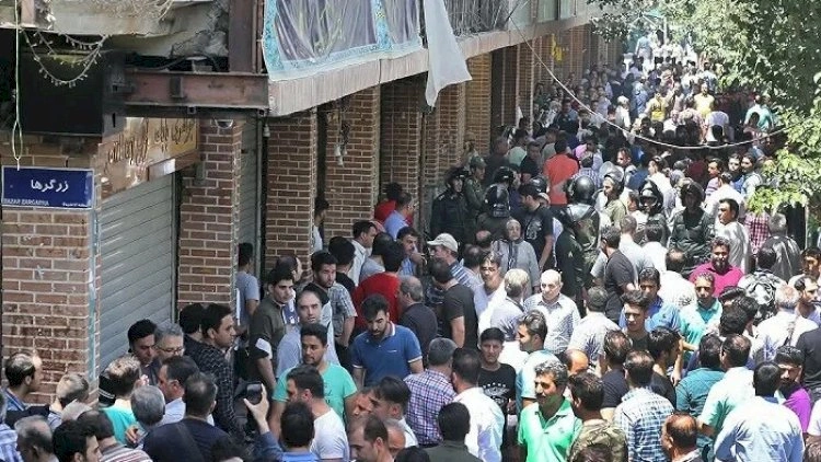 Tehranda etiraz aksiyaları başladı