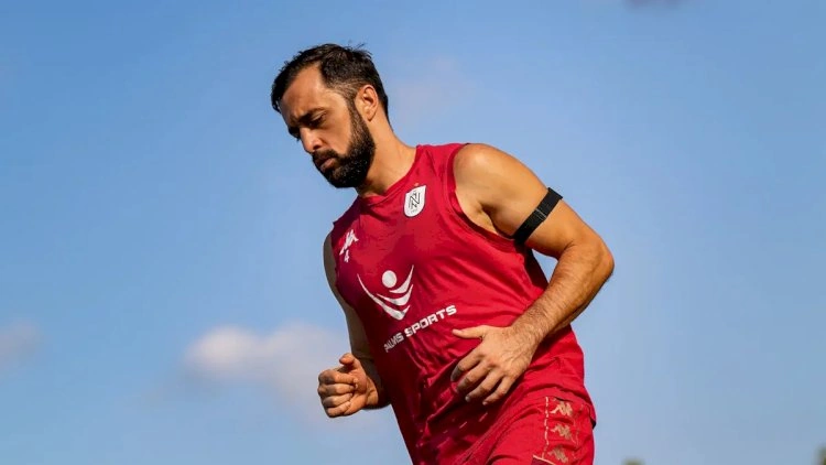 “Neftçi” futbolçusu ilə yollarını ayırdı