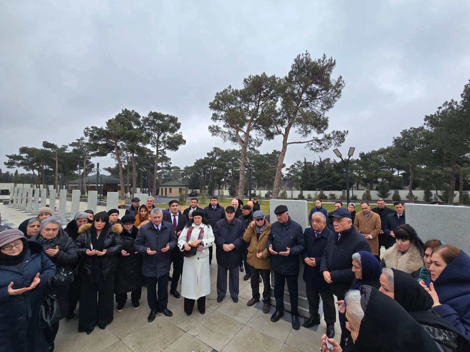 Ülvi Quliyev şəhid leytenantın məzarını ziyarət etdi - FOTOLAR