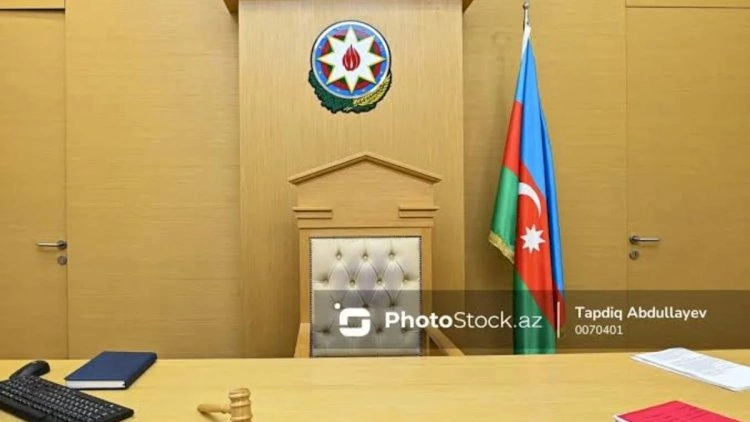 Gəncə məhkəməsində kuryoz hadisə...
