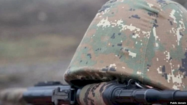 Ermənistanda 2 hərbçi saxlanıldı