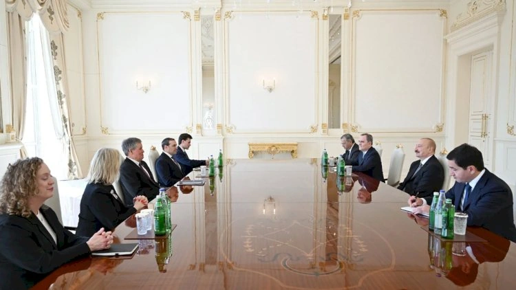 İlham Əliyev ABŞ Senatının Xarici Əlaqələr Komitəsinin üzvünü qəbul etdi