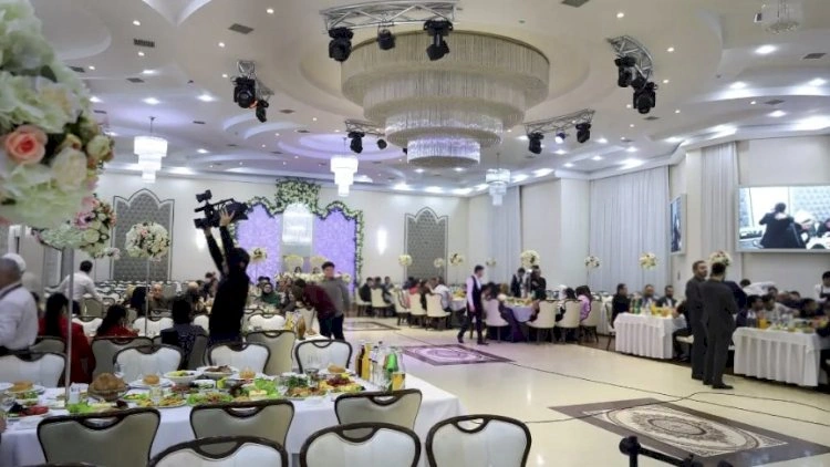 Camış əti verən restoran görün kimin imiş