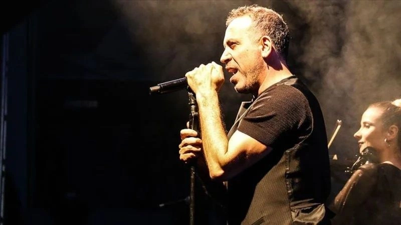 Məşhur müğənni xəstəxanaya yerləşdirildi