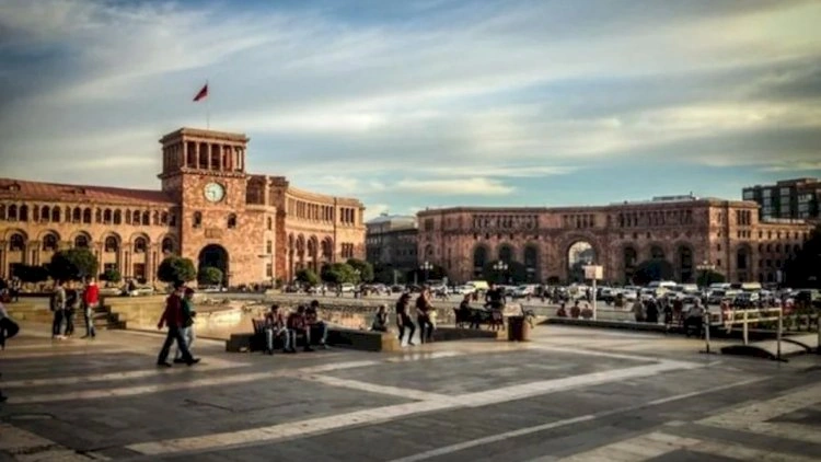 Paşinyan rəqiblərini geridə qoyur: Səslərin yarıdan çoxu sayıldı
