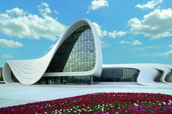 Latviya Prezidenti Heydər Əliyev Mərkəzində