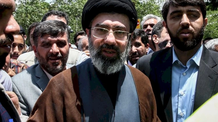 Xamenei iranlı qadınların mübarizəsindən danışdı