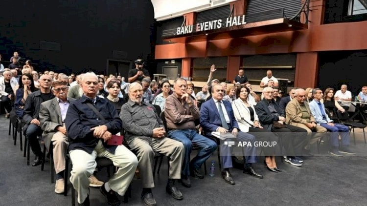 Həmid Herisçi onları dinozavr adlandırdı
