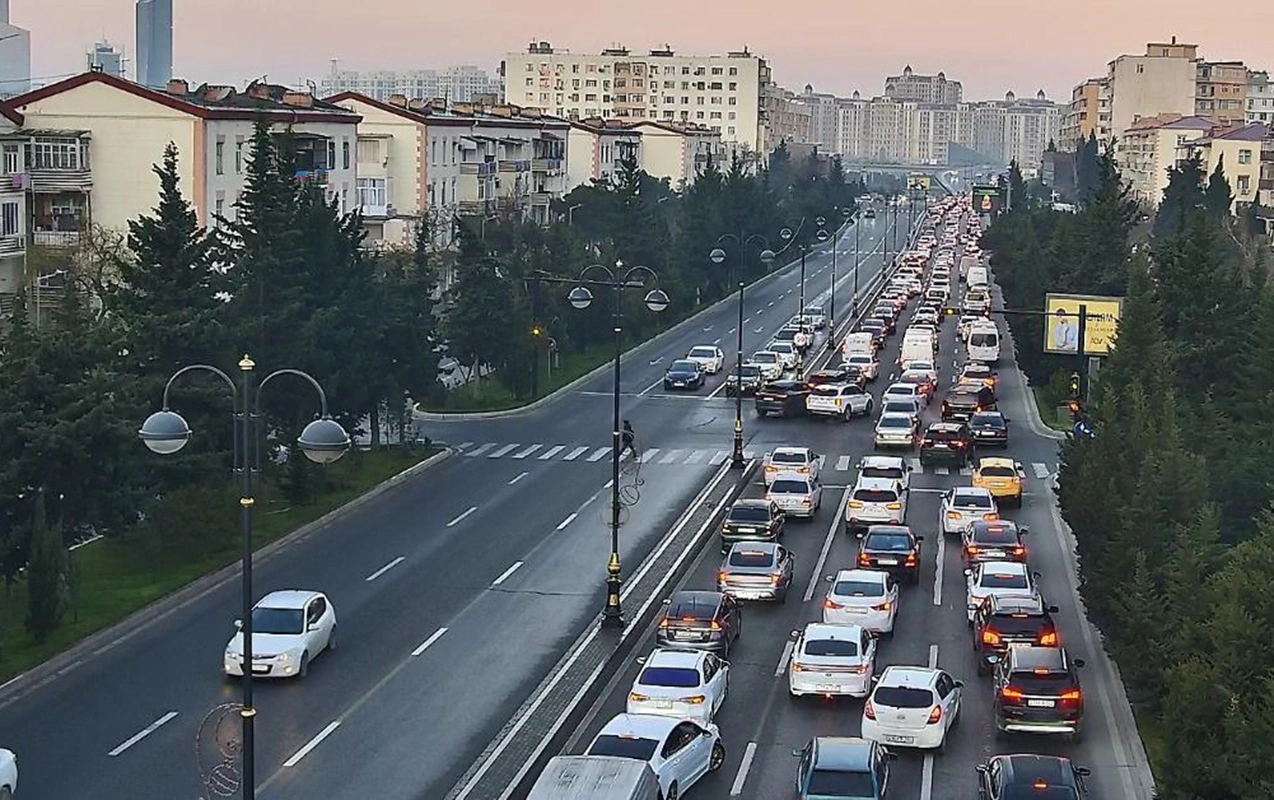 Bu yollarda tıxac var