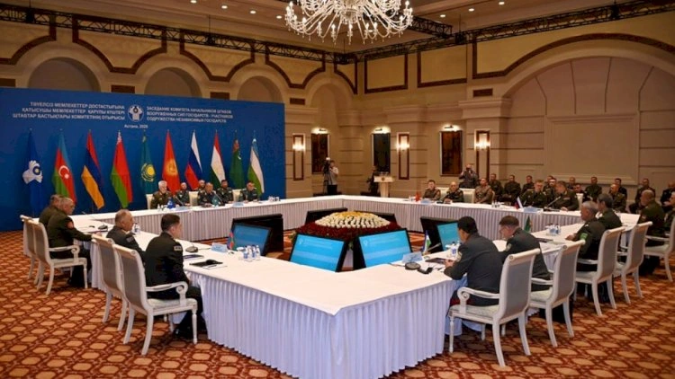 Kərim Vəliyev MDB Qərargah Rəisləri Komitəsinin iclasında
