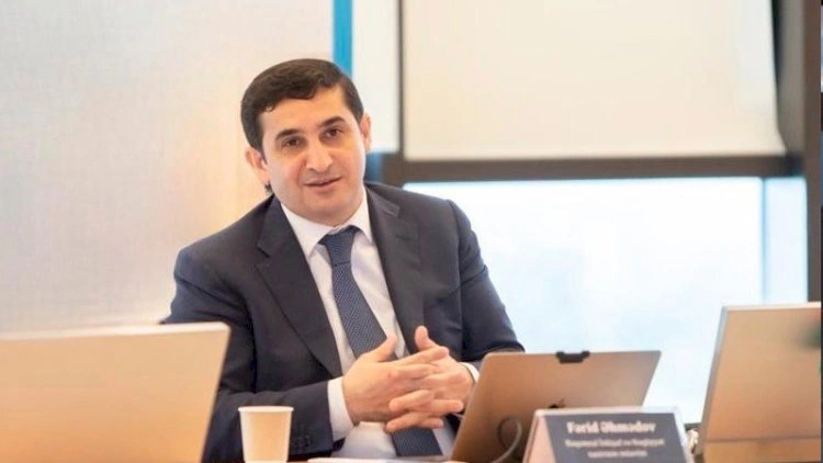 Nazir idarə rəisini təqaüdə göndərdi