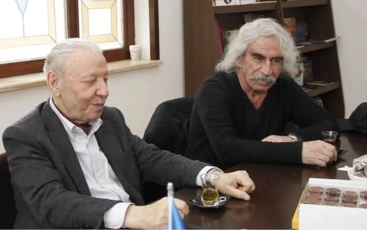 Trampa verilən mükafat Azərbaycan əsəridir - Fotolar