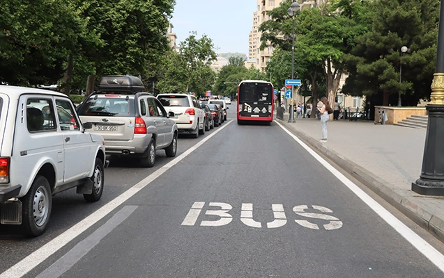 Bakının bu küçəsində avtobus zolağı ləğv edildi