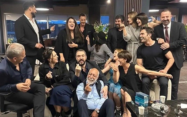 “Yeraltı”nın sezon finalını birlikdə izlədilər – VİDEO