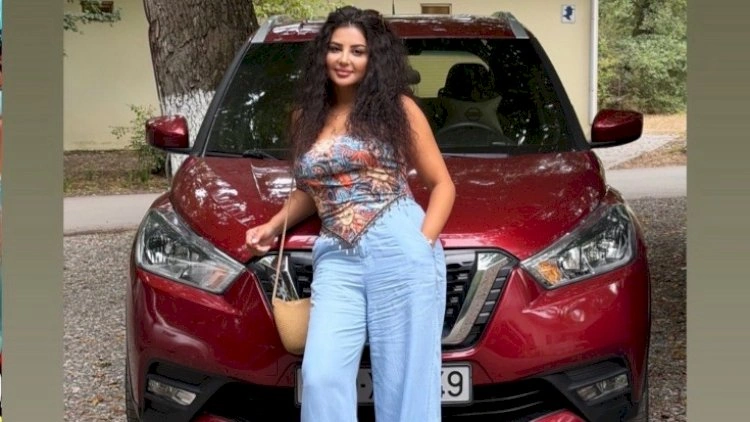 “Maşın şou”da qazandığı həmin avtomobillə foto paylaşdı