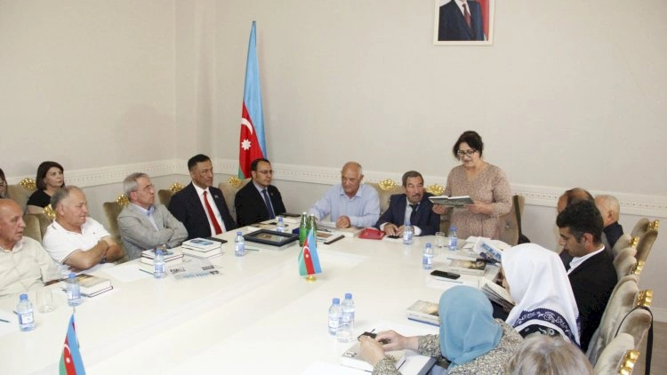 Qocaman pedaqoq, şair Zülfi Vellidağın yeni kitabı işıq üzü görüb
