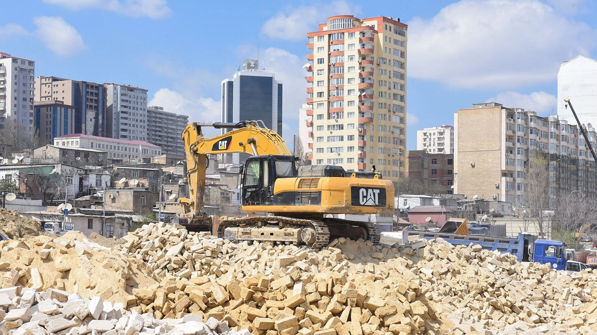 Bakıda daha bir ərazidə böyük SÖKÜNTÜ - Sakinlərə bildirişlər paylanılıb
