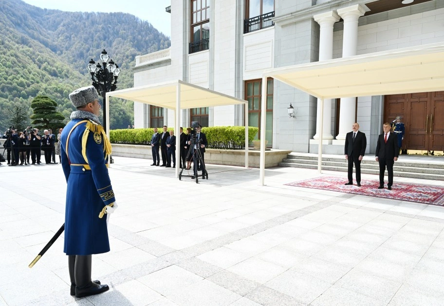 Qəbələdə Çexiyanın Baş naziri Andrey Babişin rəsmi qarşılanma mərasimi olub