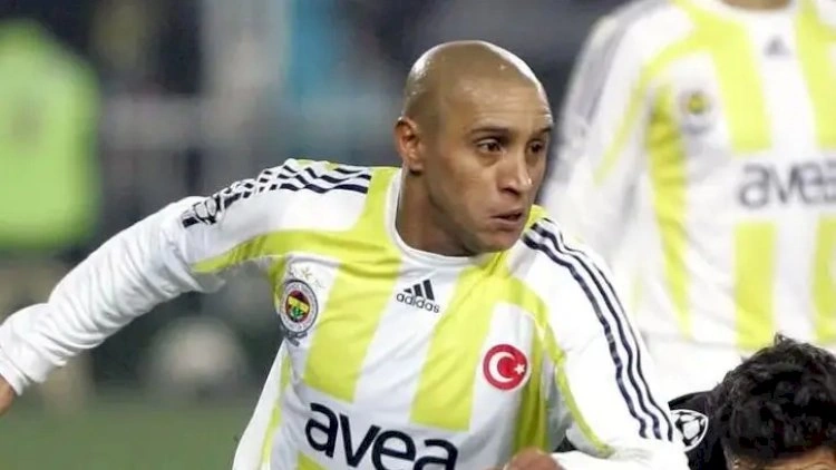 Roberto Karlos dinini dəyişdiyini təsdiqlədi