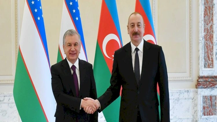 Şavkat Mirziyoyev Prezident İlham Əliyevi təbrik etdi