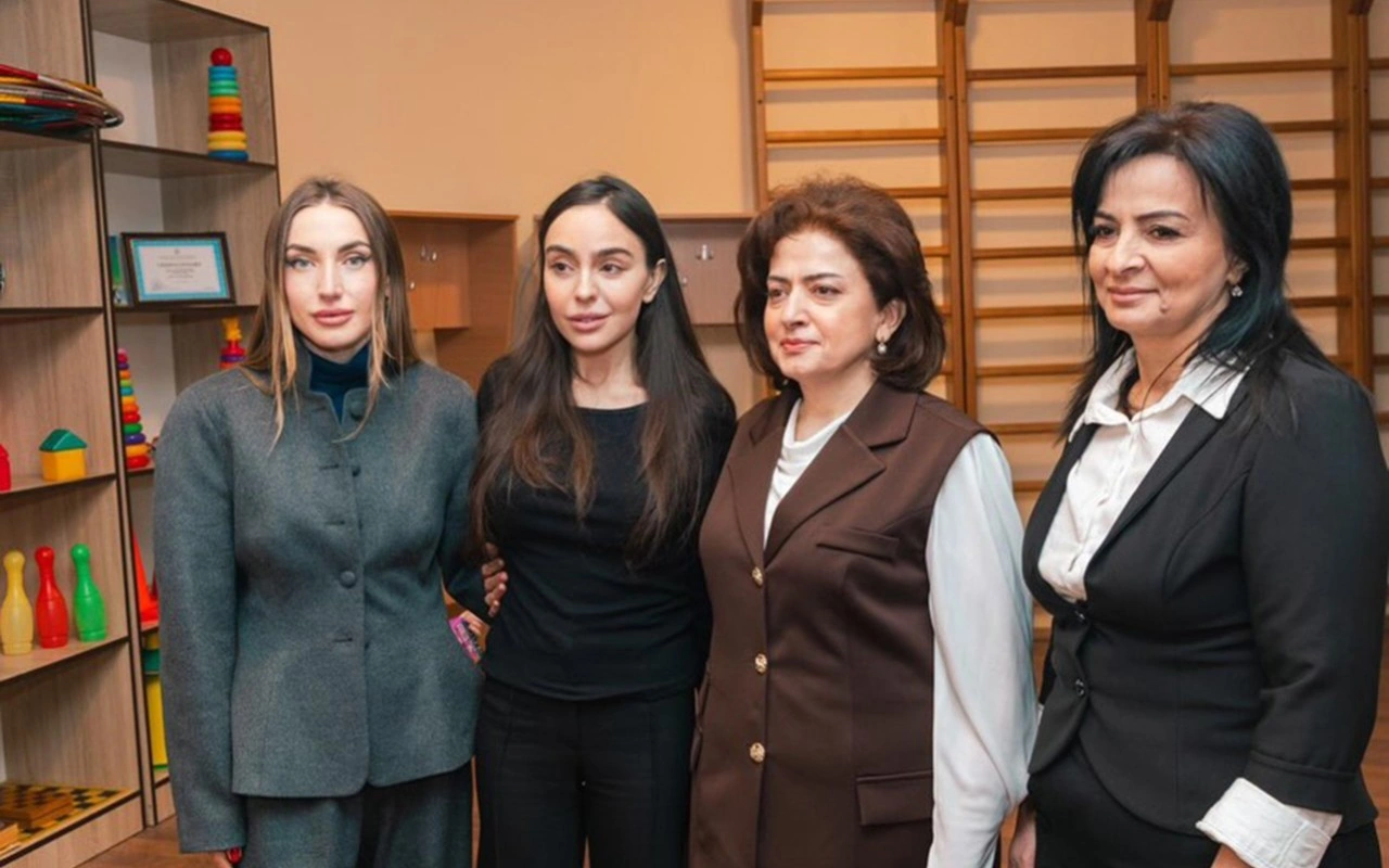 Prezidentin qızı və gəlini bu müəssisələri ziyarət etdilər - FOTOLAR