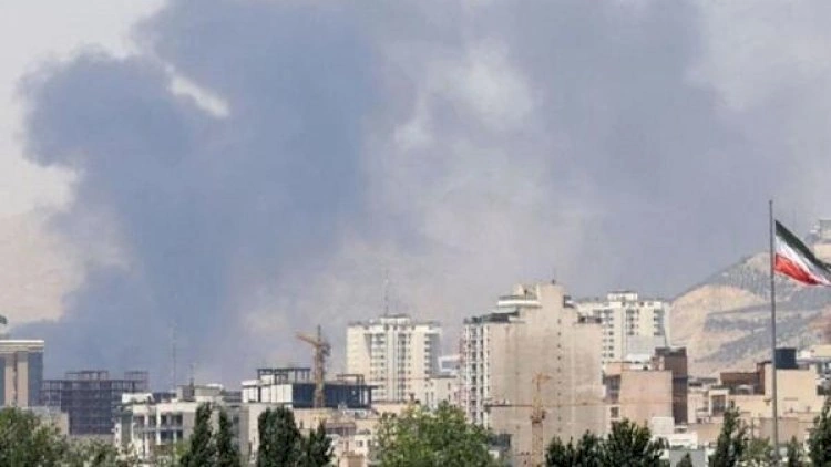 İranda yaşayış massivinə mərmi düşdü