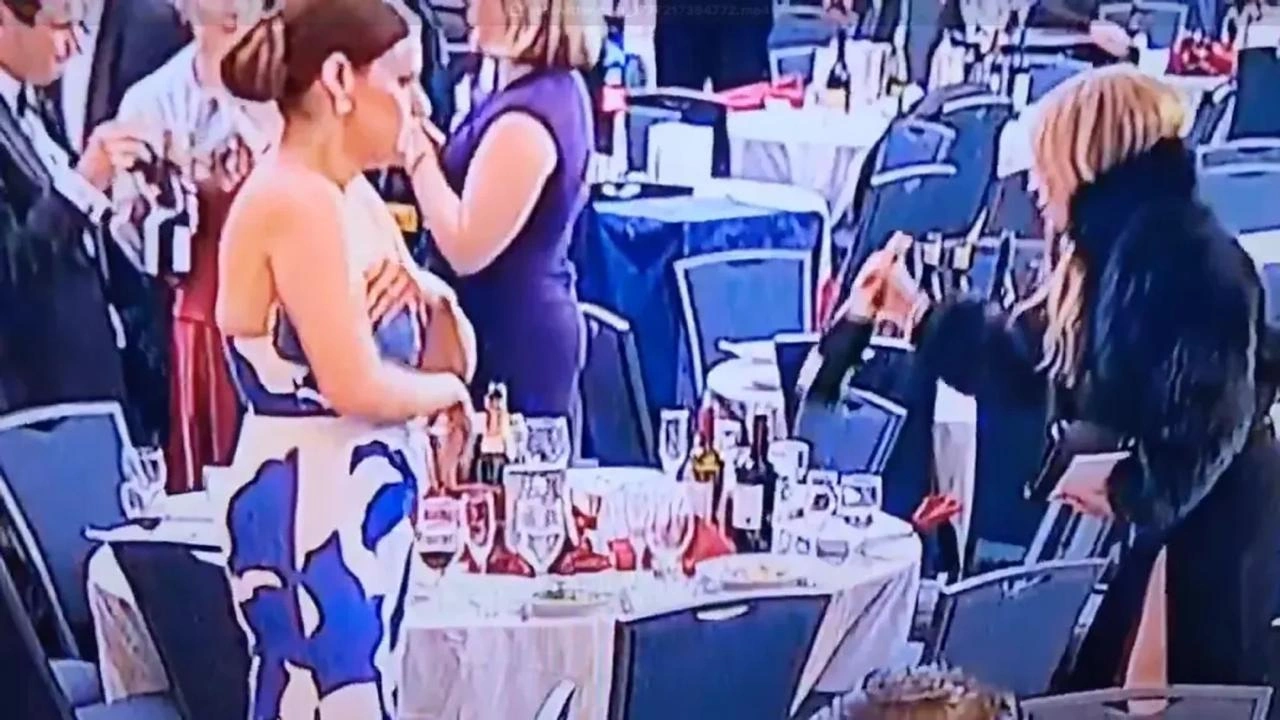 Masalardan şərab oğurlandı - FOTO
