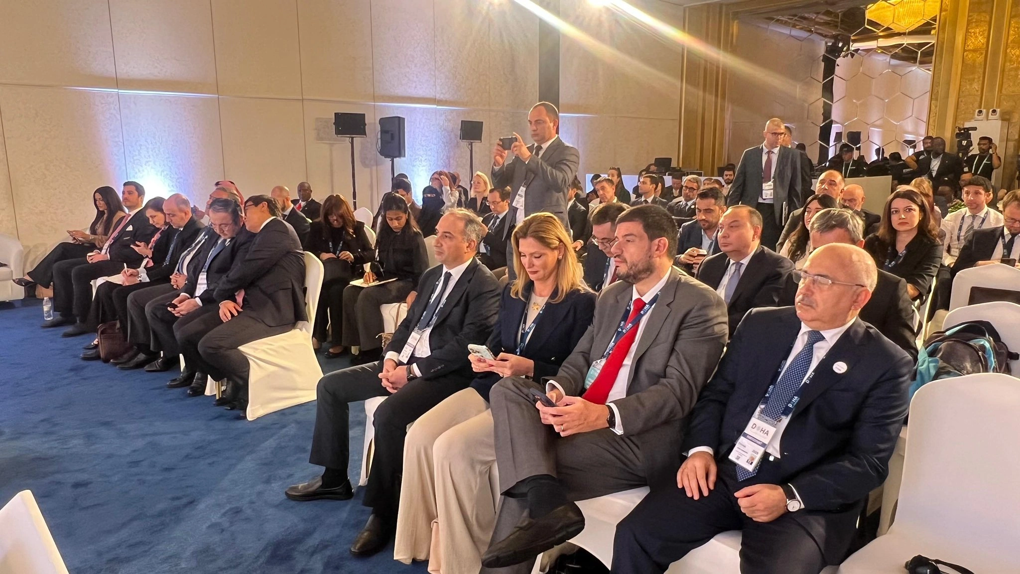 Hikmət Hacıyev və Armen Qriqoryan Qətərdə panel müzakirəsində iştirak etdi