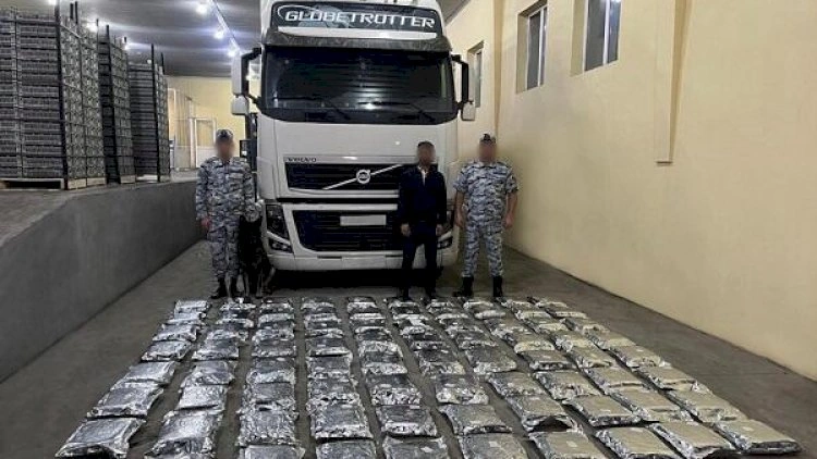 “Təzə gül kələmi” yükündən 90 kq narkotik çıxdı