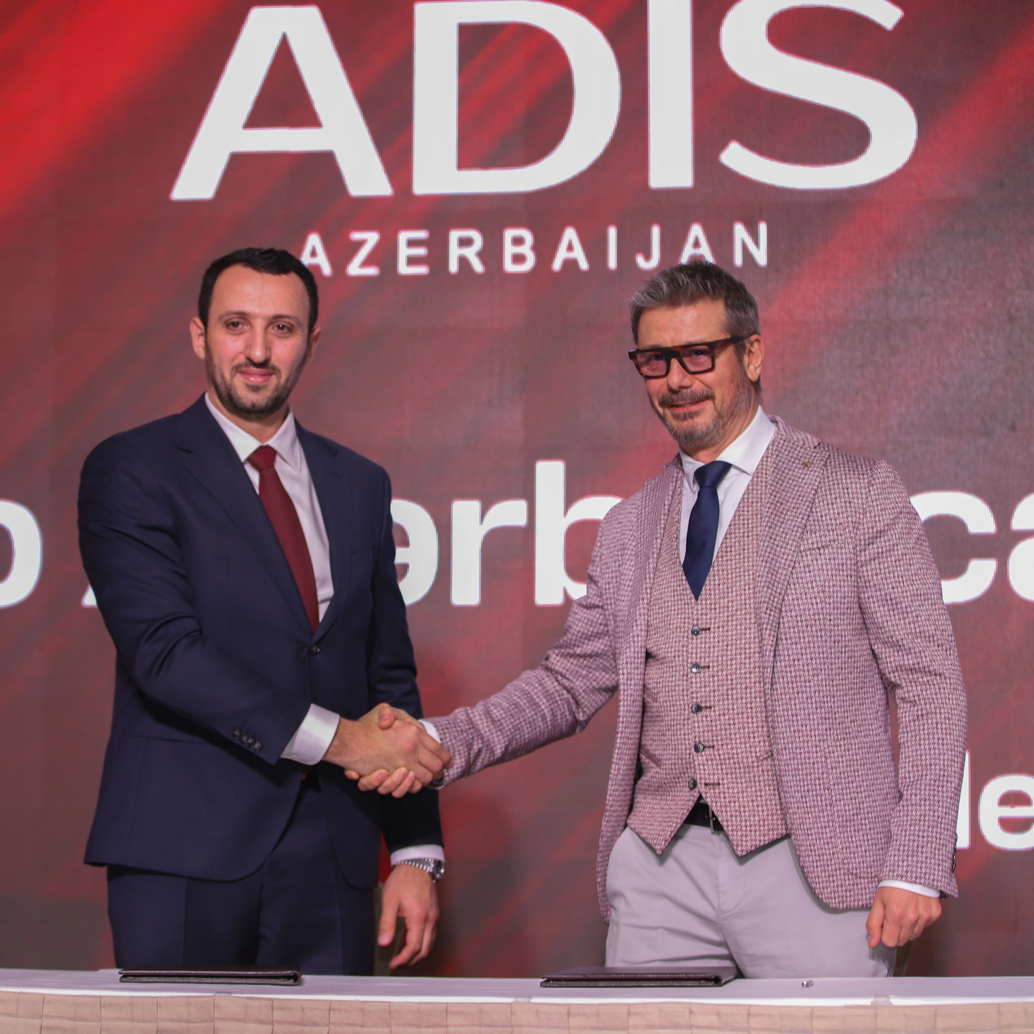 ADIS Azerbaijan şirkəti premium motor yağları brendi Pakelonu təqdim etdi