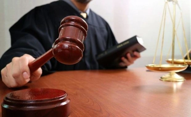 Astarada qayınanasının qətlində təqsirləndirilən qadına HÖKM OXUNDU