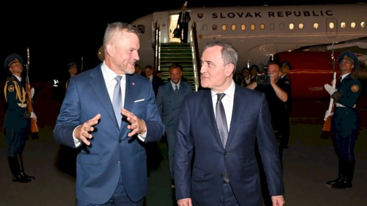 Slovakiya Prezidenti Peter Pelleqrini Azərbaycana rəsmi səfərə gəldi