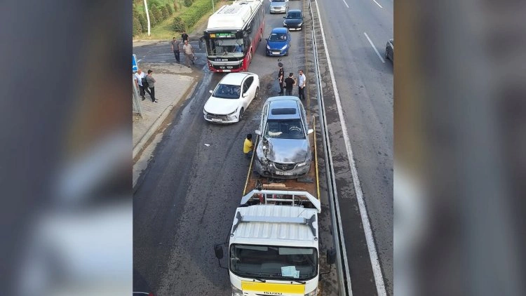 Bakı-Sumqayıt yolunda qəza tıxac yaratdı