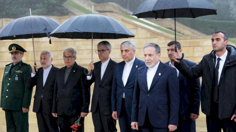 İranlı nazir Şəhidlər xiyabanını ziyarət etdi - Foto