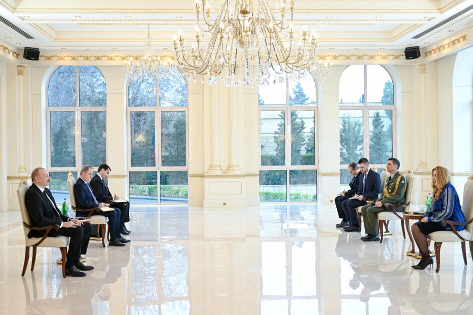 Prezident Yunanıstanın ölkəmizdə yeni təyin olunmuş səfirinin etimadnaməsini qəbul edib