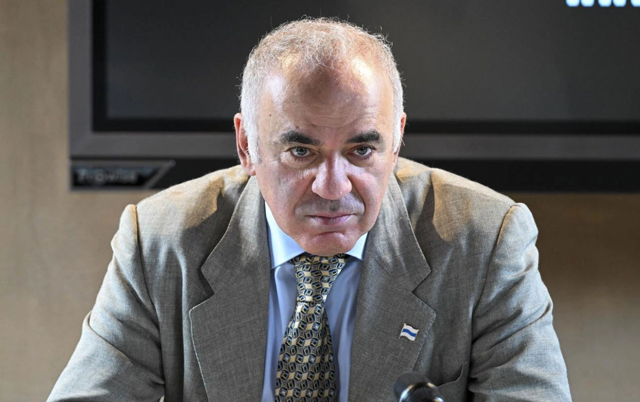 Kasparov beynəlxalq axtarışa verildi