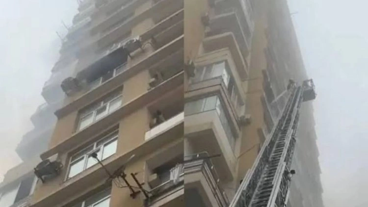 Bakıda yaşayış binasında yanğın oldu