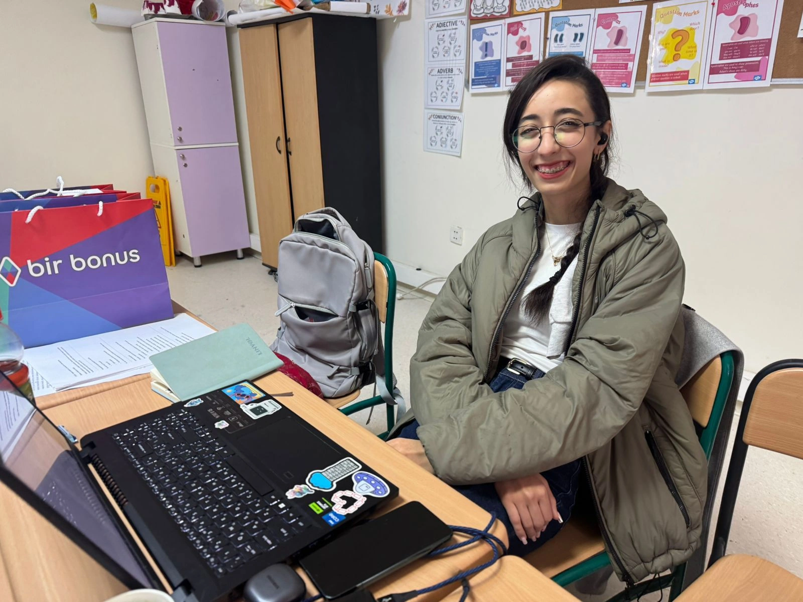 “Changemakers” AI Hackathon Oxbridge Akademiyasında uğurla keçirildi - FOTOLAR