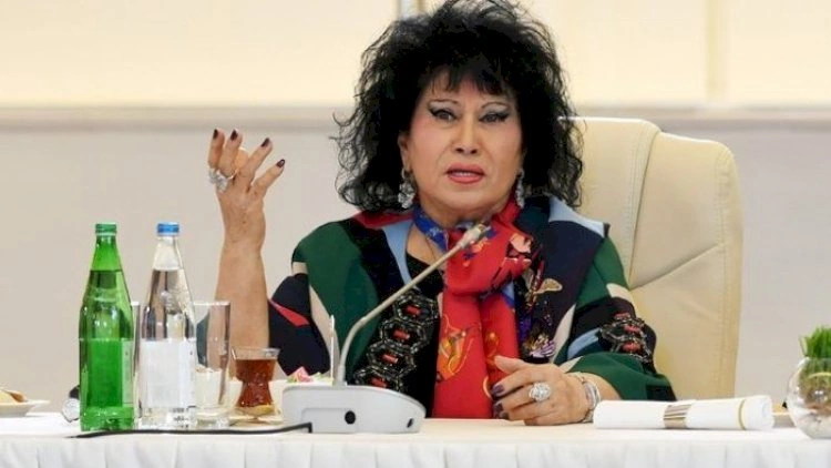 Zeynəb Xanlarova AzTV-də Yeni il proqramının çəkilişlərində iştirak etdi