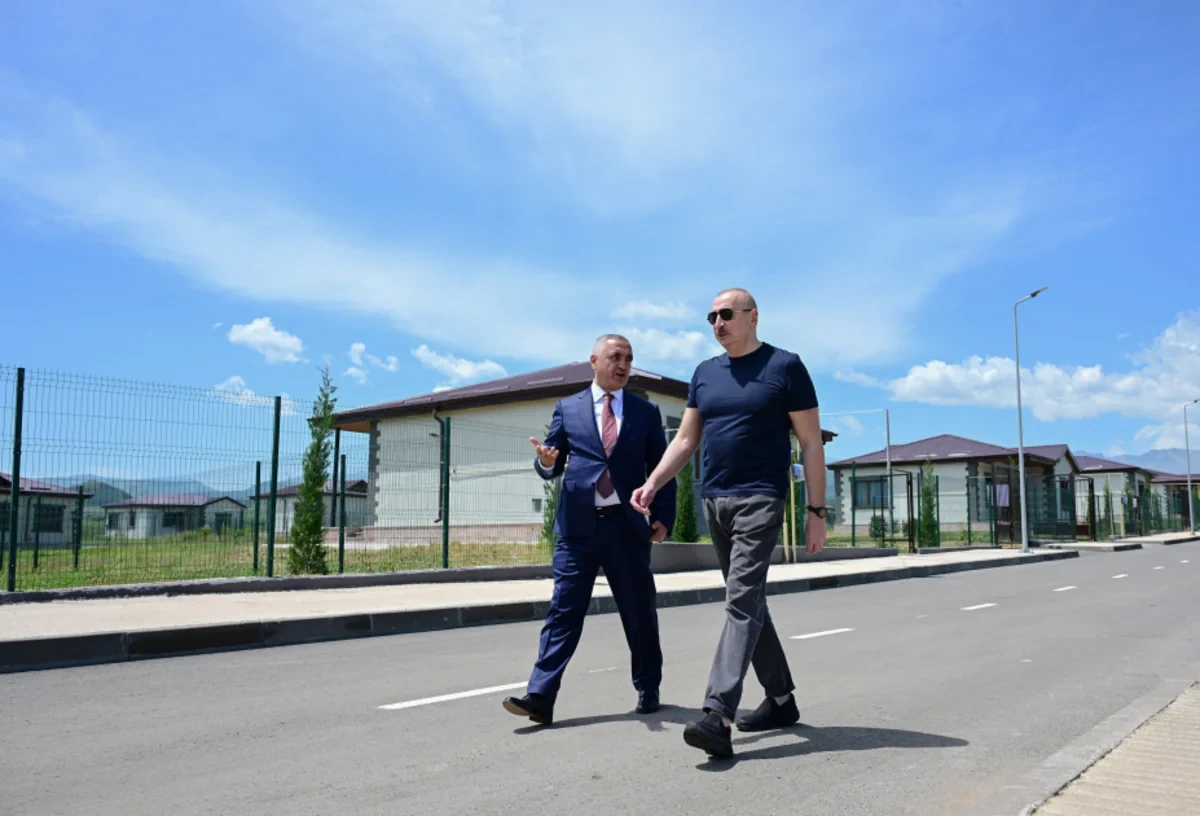 İlham Əliyev Xocalıda fərdi evlərlə tanış oldu - FOTOLAR