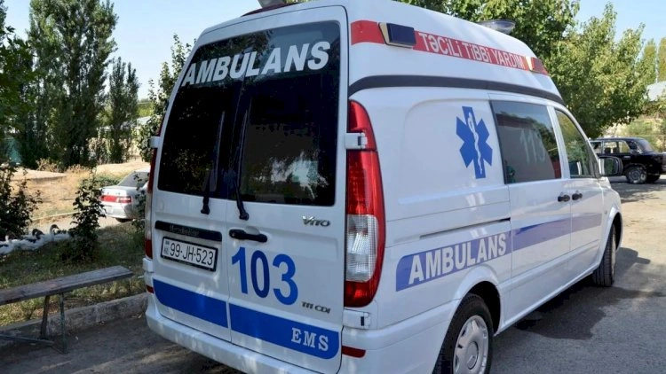 Xırdalanda körpə eyvandan yıxıldı