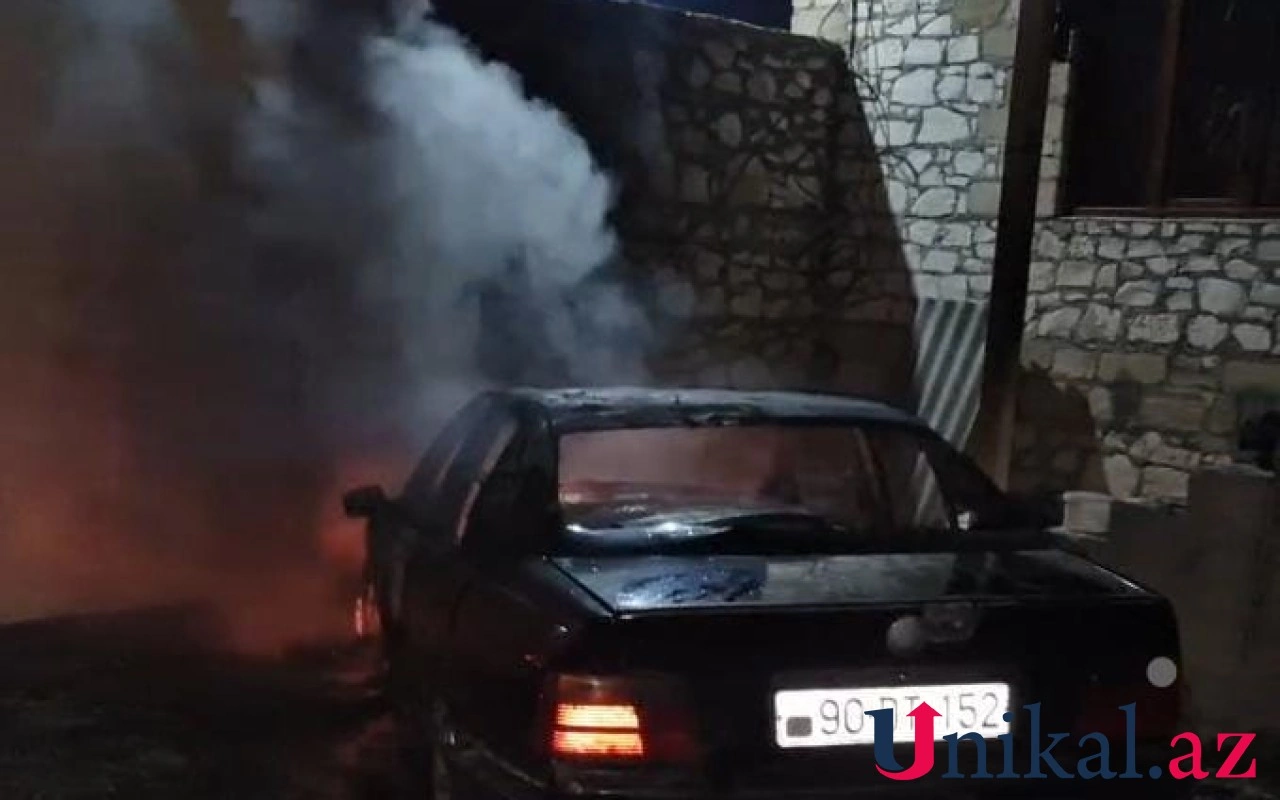 Şəmkirdə BMW yandı