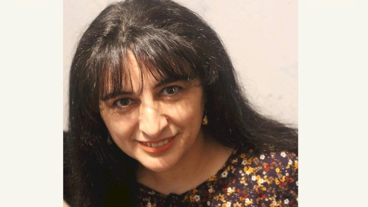 Hicran Hüseynova vəfat etdi