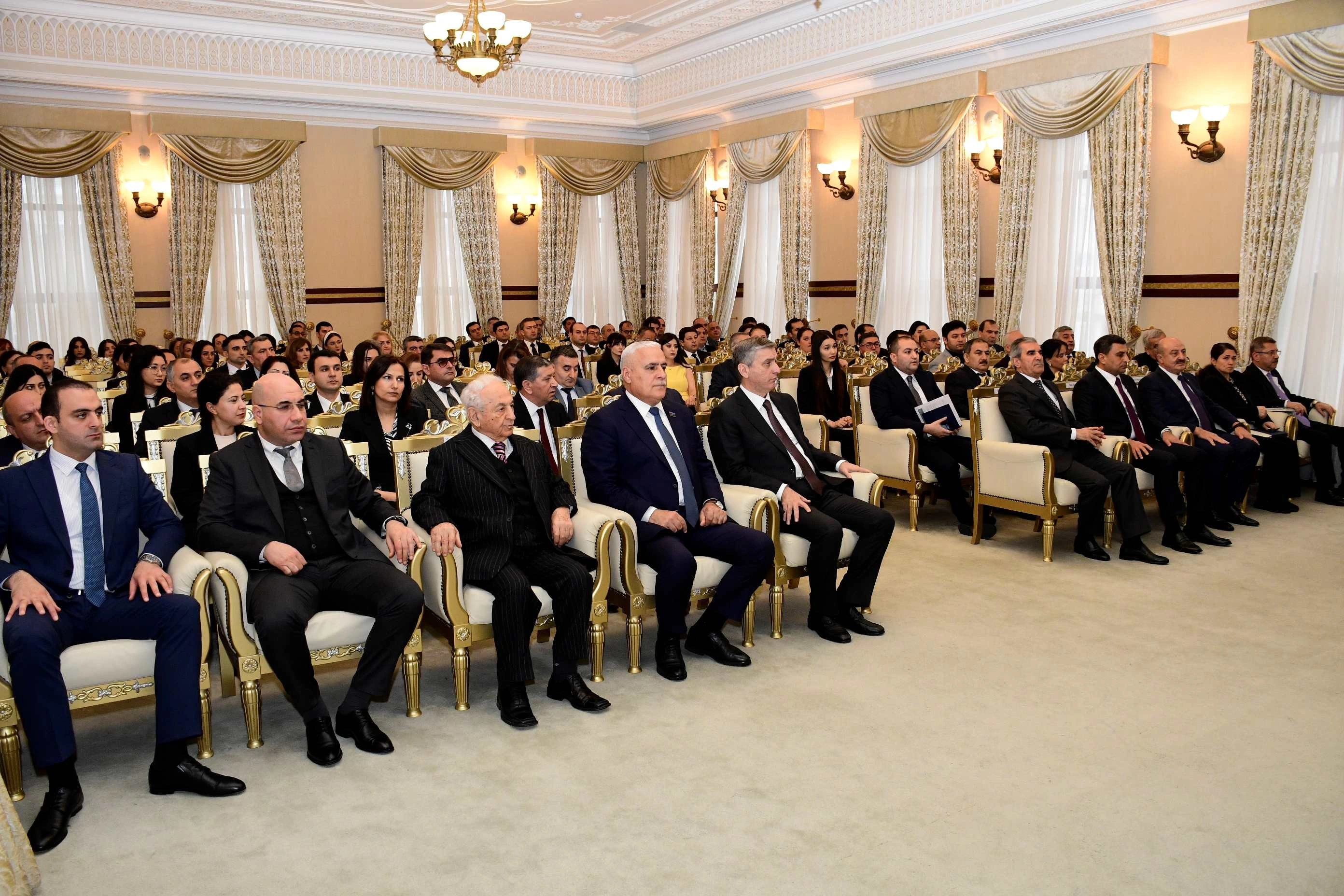 Hesablama Palatasında “Heydər Əliyev və Azərbaycan Konstitusiyası: Suverenliyin təməli” mövzusunda tədbir keçirilib