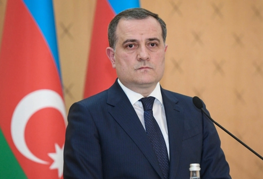 Azərbaycan XİN rəhbəri Yaponiyaya yola düşdü