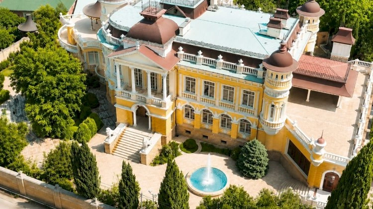 Bakıda saray kimi  villa ŞOK qiymətə satışa çıxarıldı – FOTOLAR