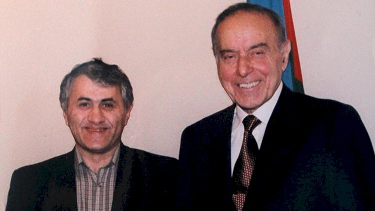 “Heydər Əliyev yanımda Ramiz Mehdiyevə zəng edib dedi ki...” –  Prezidentin fotoqrafı