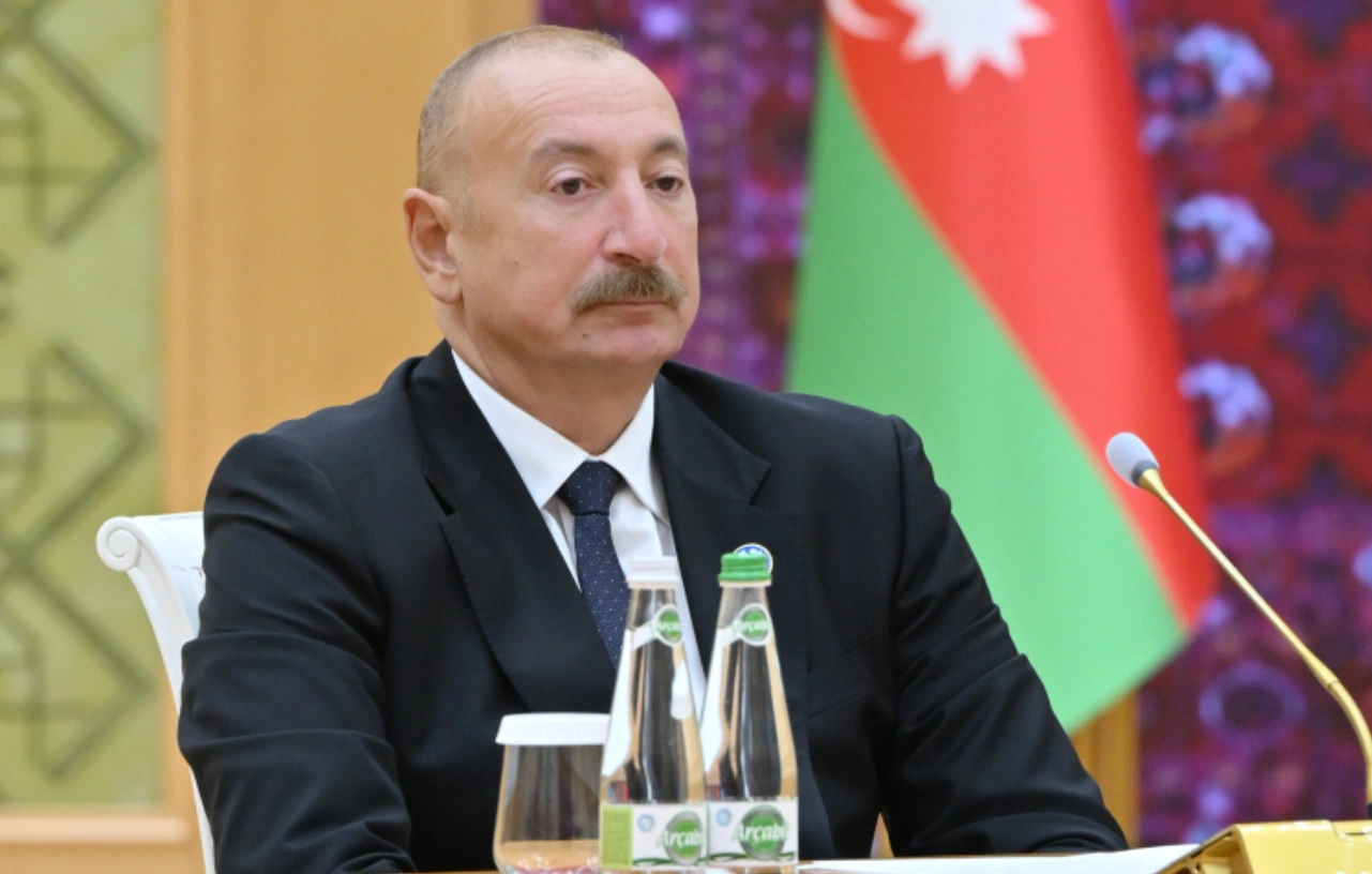 Türkmənistanda liderlərə hansı su verildi? -   FOTO
